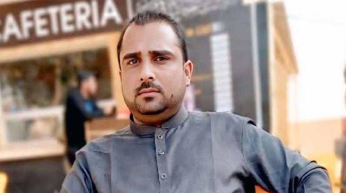 Journalist Tufail Rind shot dead in Ghotki while taking children to school