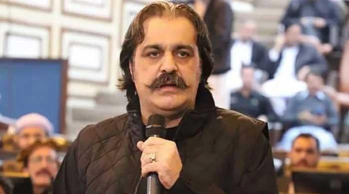 Immediate or pending: When does a CM truly step down?