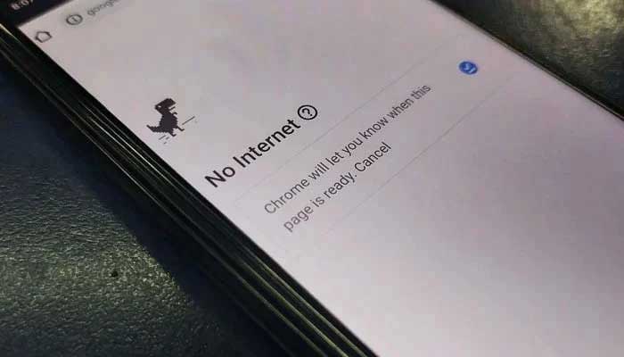 This representational image shows the no internet sign displayed on a phone in Karachi, on May 12, 2023. —  Geo.tv
