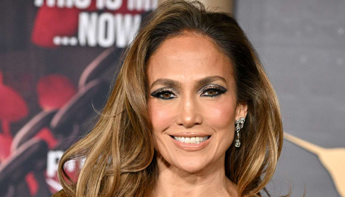 Jennifer Lopez states she has never experienced love