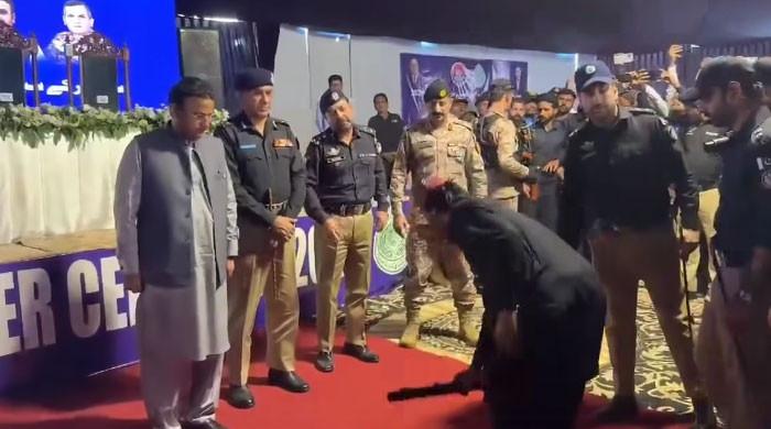 At least 72 dacoits lay down arms in Shikarpur surrender ceremony