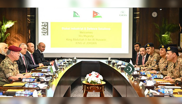 Jordanian King Abdullah II receives briefing at Global Industrial and Defence Solutions (GIDS). — ISPR