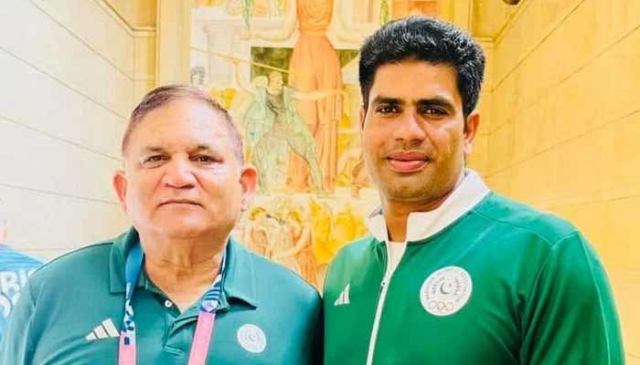 An undated picture of national Javelin thrower Arshad Nadeem (right) and his coach, Salman Butt. — Instagram/@arshadnadeem29