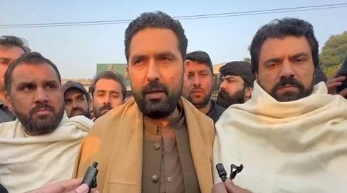 KP CM calls off sit-in on Adiala Road, vows more protests for meeting Imran Khan