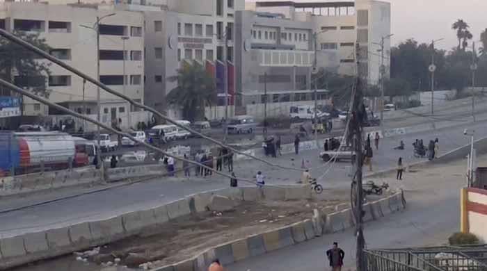 Body of minor boy who fell into manhole near Karachi's Nipa Chowrangi found after 14 hours