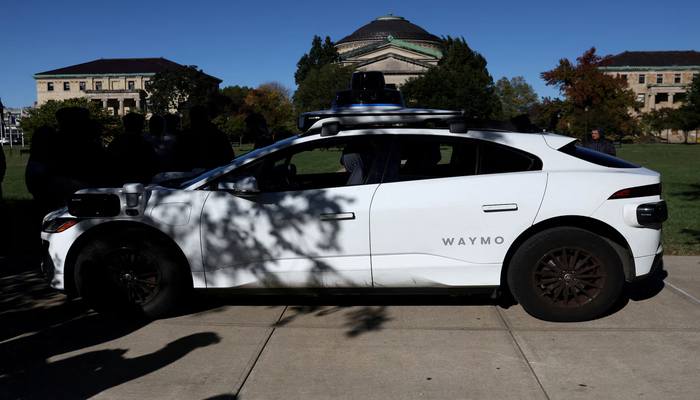 Are robotaxis like Waymo reliable in crises like San Francisco power outage?