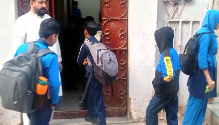 Students going to school after the end of winter vacation in Malir area, Karachi, January 5, 2026. — PPI