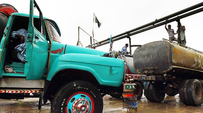 Karachi to get piped water as KMC decides to end supply through tankers, hydrants