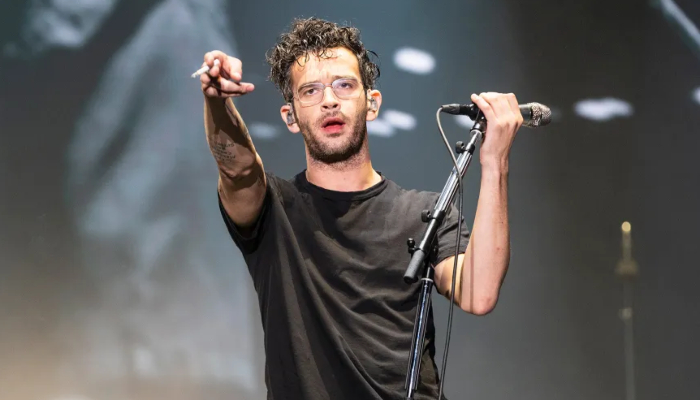 Matty Healy wins hearts with a helpful move for stranded fan