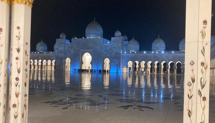 People visit UAEs Sheikh Zayed Grand Mosque. — Reporter