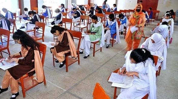Sindh announces photography ban in girls' colleges