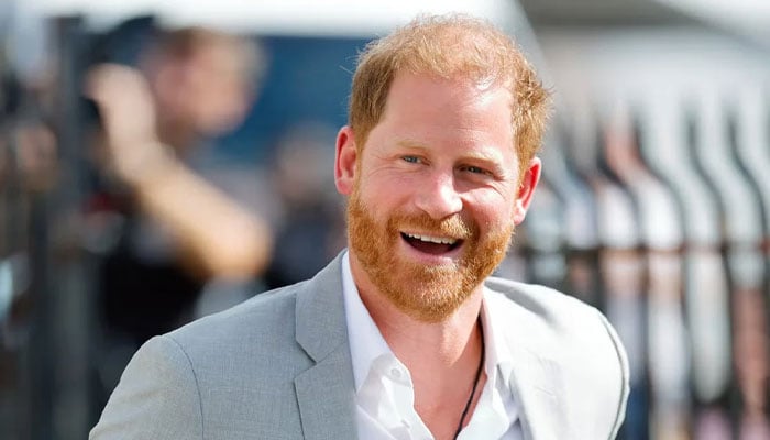 Prince Harry team makes major offer as royals ‘desperate’ to end Andrew crisis