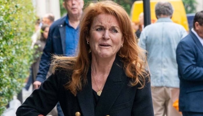 Sarah Ferguson returns to UK with tears in eyes: All doors shut