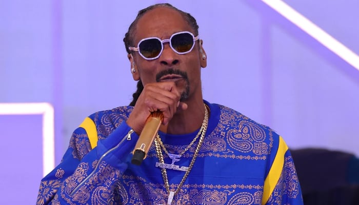 Snoop Dogg asks fans to join towel celebration at Swansea