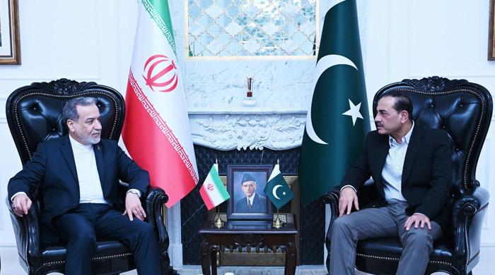 In phone call with CDF Munir, FM Araghchi condemns US attacks on Iran as Islamabad MoU violation