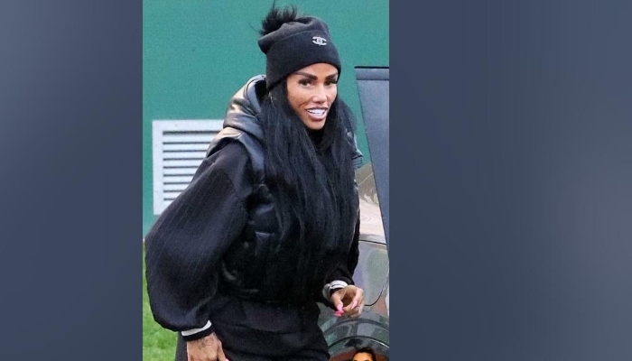 The mother-of-five wore a black gilet teamed with a black jumper for her outing