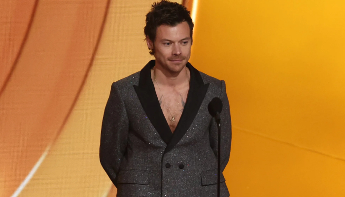 Harry Styles fans express early opinions on Kiss All The Time. Disco, Occasionally