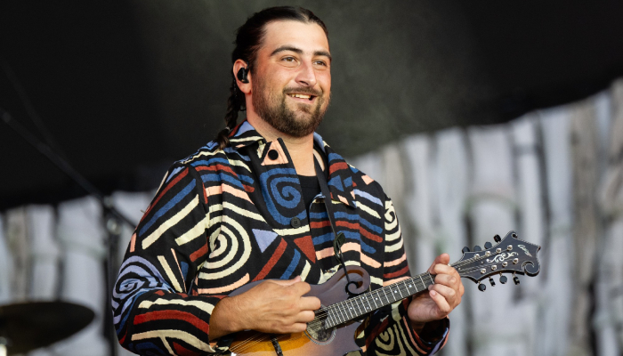Noah Kahan raises expectations for The Great Divide album with new single