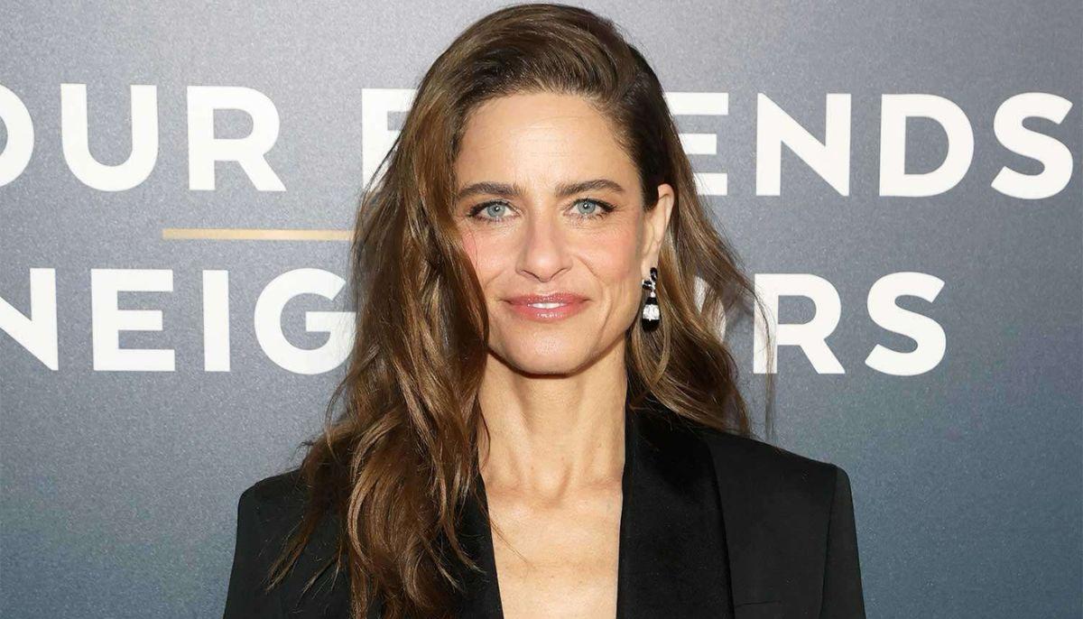 Amanda Peet opens up about private cancer fight amid family heartbreak