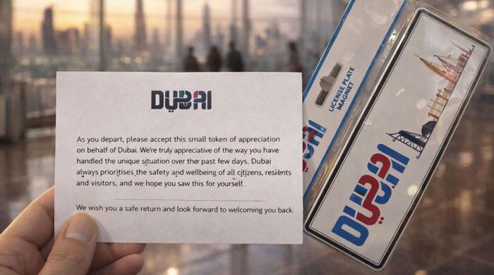 Dubai offers departing passengers souvenirs, thanks amid regional tensions