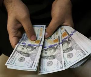 Pakistan returns to global markets after four-year hiatus with $500m Eurobond