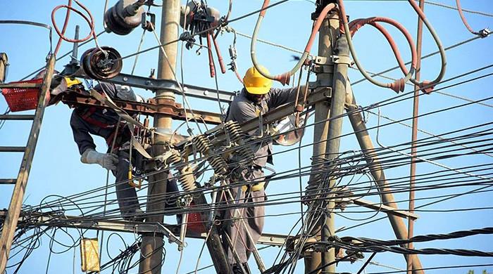 Nepra cuts electricity tariff by Rs1.98 per unit under quarterly adjustment