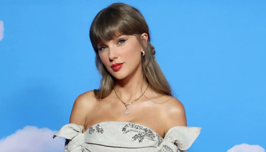 The appearance comes shortly after Swift reached a net worth of $2 billion