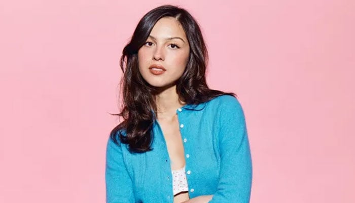 Olivia Rodrigo debuts Stupid Song live on Jimmy Kimmel show