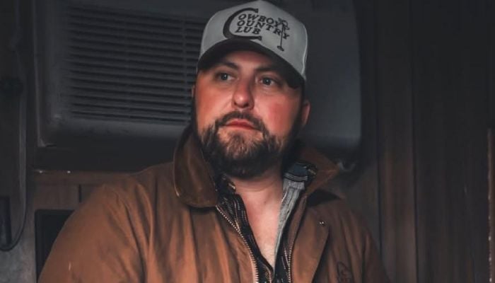 Tyler Farr rushed to the hospital as he suffers severe concussion