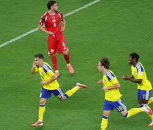 Sweden smash five past Tunisia in World Cup opener