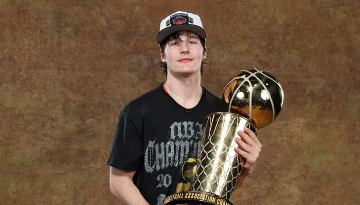 Knicks Tyler Kolek briefly detained by NYPD amid championship parades viral clip—heres why