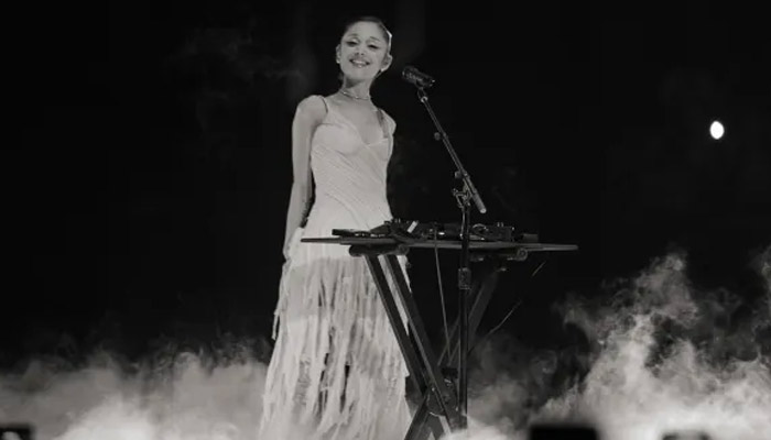 Ariana Grande delights fans by releasing full ‘Petal’ tracklist