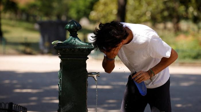 Europe swelters under heatwave, prompting crisis talks in France