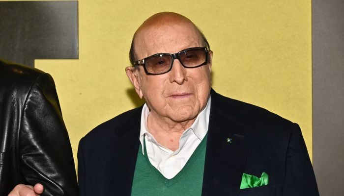 Music titan Clive Davis dies peacefully at Manhattan home at 94