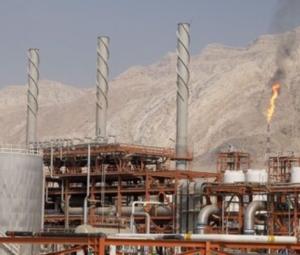 Govt 'considers' buying cheap oil and gas from Iran