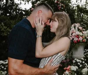 Taylor Swift, Travis Kelce's pals seen in NYC before wedding