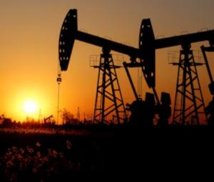 Oil up slightly ahead of long US weekend as peace efforts hold