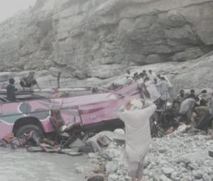 40 dead after bus plunges into ravine in Balochistan's Zhob