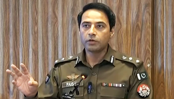 Lahore Deputy Inspector General (DIG) Operations Faisal Kamran addresses a press conference on July 5, 2026. — Geo News