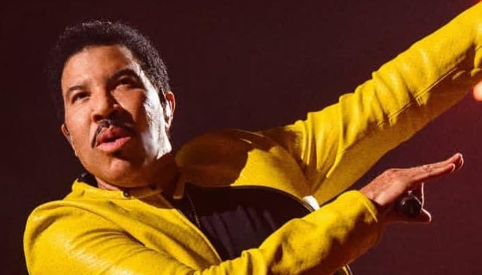 The music legend, 77, thanks fans for ‘every message’ and ‘kind word’ as he resumes his tour