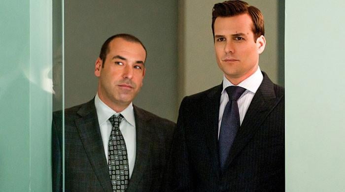 'Suits' star Rick Hoffman shocks fans with Harvey Specter-inspired look