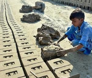 More than 25m children remain outside schools, finds report