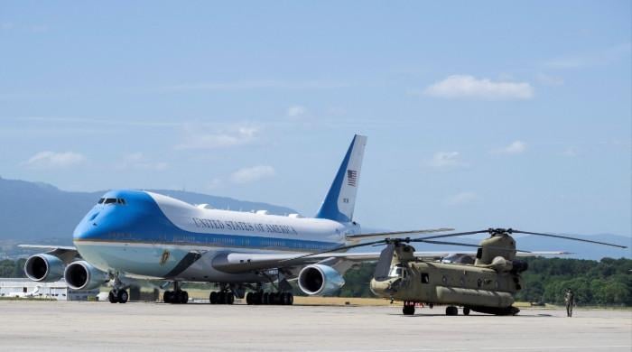 Trump unexpectedly switches back to old Air Force One, sidelining Qatari jet