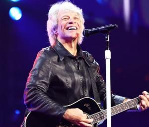 Jon Bon Jovi returns on stage 4-years after health scare