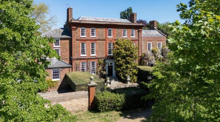 Richmond home where Imran Khan lived with Goldsmiths goes on sale for £25m