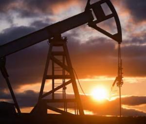 Oil heads for weekly gain as Middle East supply risks persist