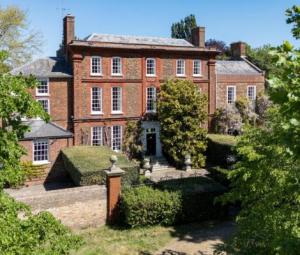 Richmond home where Imran Khan lived with Goldsmiths goes on sale for £25mn
