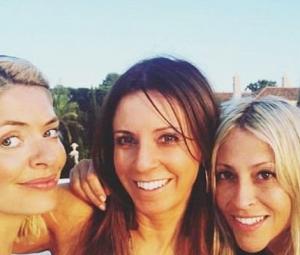  Holly Willoughby shares carefree girls' day out before screen relaunch