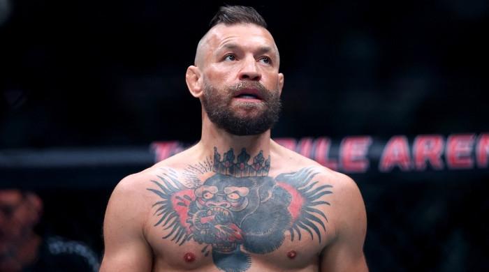 Conor McGregor's long-awaited UFC return ends with another leg injury