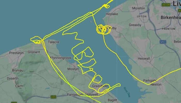 Pilot writes “Im bored” in sky during test flight. — Flightradar24